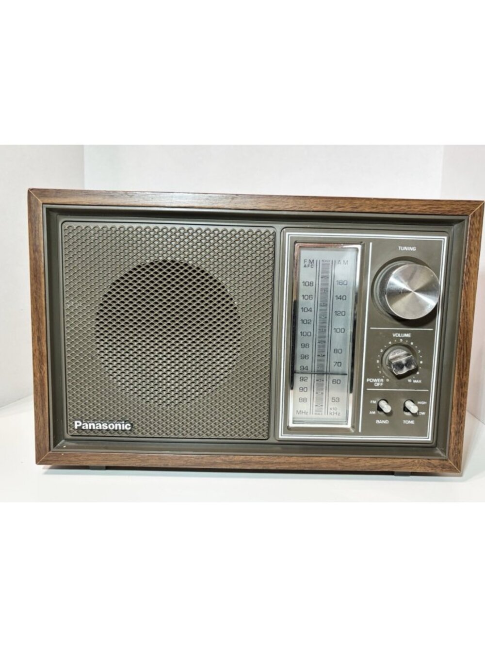 Vintage Panasonic Woodgrain Finish Cabinet Tuning Controls AM/FM Radio Works